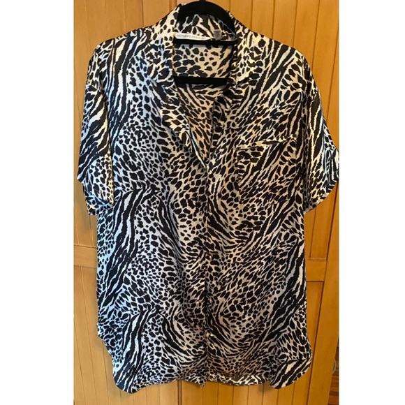 VICTORIAS SECRET  COVER UP / LOUNGE - Picture 7 of 13